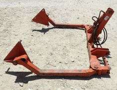 R-1242 3-Point Round Bale Feeder