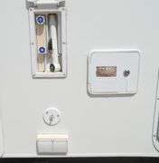 R-592  2002 Artic Fox Pickup Camper
