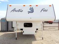R-592  2002 Artic Fox Pickup Camper