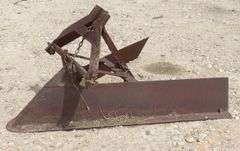 R-641  3-Point Ditcher