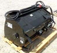 R-1061 Skid Steer Mixing Bucket