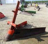 R-1099 3-Point Ditcher