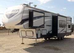 R-650 2016 Carbon Toy Hauler Travel Trailer