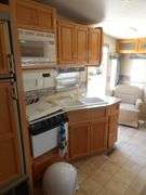 R-590 2005 Cruiser 5th Wheel Travel Trailer