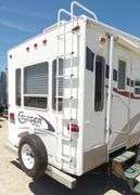 R-590 2005 Cruiser 5th Wheel Travel Trailer