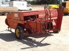 R-832 New Holland Hayliner 315 Baler
