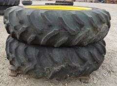 R-882 Kelly-Springfield Tractor Tires & Wheels (2)
