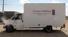 R-619 2002 Chevrolet 3500 Box Van