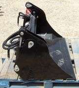 R-1057 Mini Skid Steer 4 in 1 Bucket
