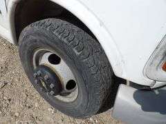 R-619 2002 Chevrolet 3500 Box Van