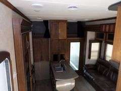 R-650 2016 Carbon Toy Hauler Travel Trailer