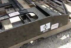 R-1006 Skid Steer Mast & Forks