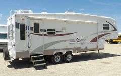 R-590 2005 Cruiser 5th Wheel Travel Trailer