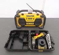 R-821 Dewalt Radio & Screwdriver