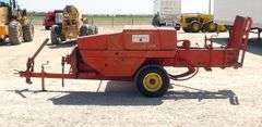 R-832 New Holland Hayliner 315 Baler