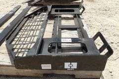 R-1008 Skid Steer Mast & Forks
