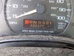 R-619 2002 Chevrolet 3500 Box Van