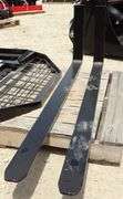 R-1008 Skid Steer Mast & Forks