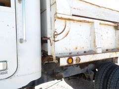 R-850 1987 Freightliner Dump Truck