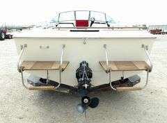 R-581 1979 Sea Ray 19' Boat