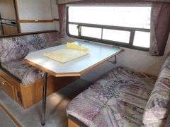 R-592  2002 Artic Fox Pickup Camper