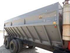R-571  1979 Mack Commodity Truck