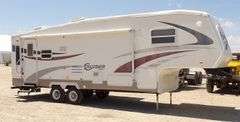 R-590 2005 Cruiser 5th Wheel Travel Trailer