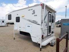 R-592  2002 Artic Fox Pickup Camper