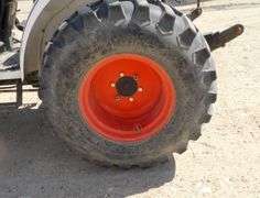 R-589  Bobcat CT230 Tractor