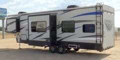 R-650 2016 Carbon Toy Hauler Travel Trailer