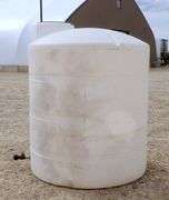 R-884 1000 Gallon Poly Tank