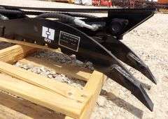 R-1056 Hydraulic Thumb
