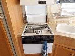 R-590 2005 Cruiser 5th Wheel Travel Trailer