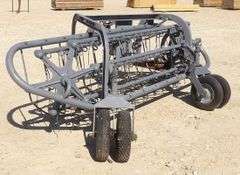 R-830 3-Point Hay Rake