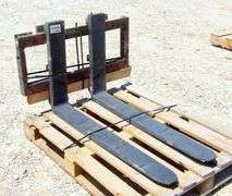 R-868  Forklift Forks