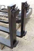 R-1006 Skid Steer Mast & Forks