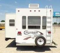 R-590 2005 Cruiser 5th Wheel Travel Trailer