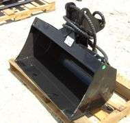 R-1028 Mini Excavator Clean Up Bucket