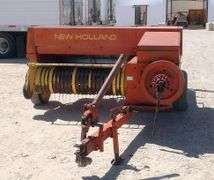 R-832 New Holland Hayliner 315 Baler