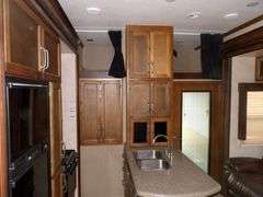 R-650 2016 Carbon Toy Hauler Travel Trailer
