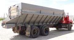 R-571  1979 Mack Commodity Truck