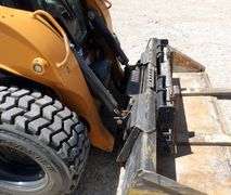 R-860 Case SU280 Skid Steer