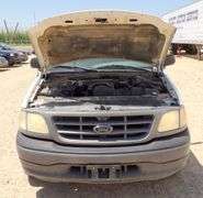 R-829 2002 Ford F150 XL Pickup
