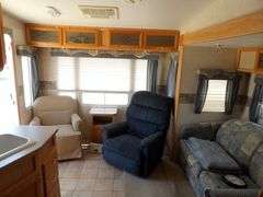 R-590 2005 Cruiser 5th Wheel Travel Trailer