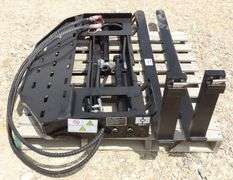R-1031 Skid Steer Mast & Forks