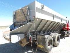 R-544  1979 Mack Commodity Truck