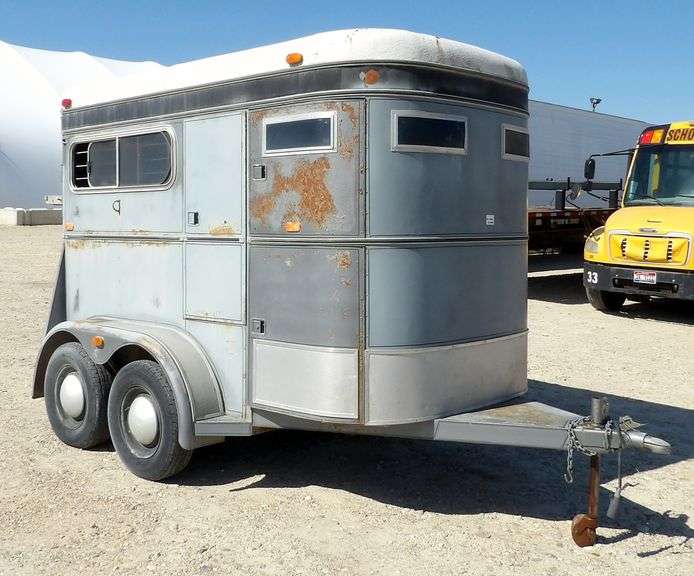 R-1460 1981 Circle J Western 2 Horse Trailer