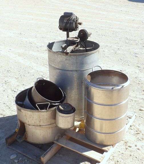 R-1543  Beekeeper Supplies