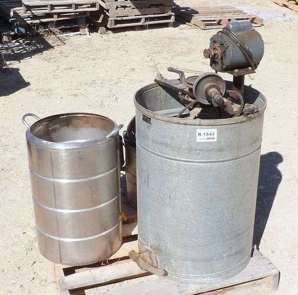 R-1543  Beekeeper Supplies