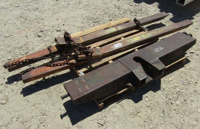 R-1289 Bucket Forks & RV Hitch